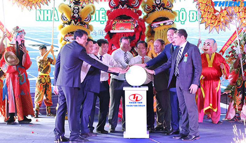 Khánh thành nhà máy điện mặt trời sử dụng công nghệ hiện đại top 10 thế giới